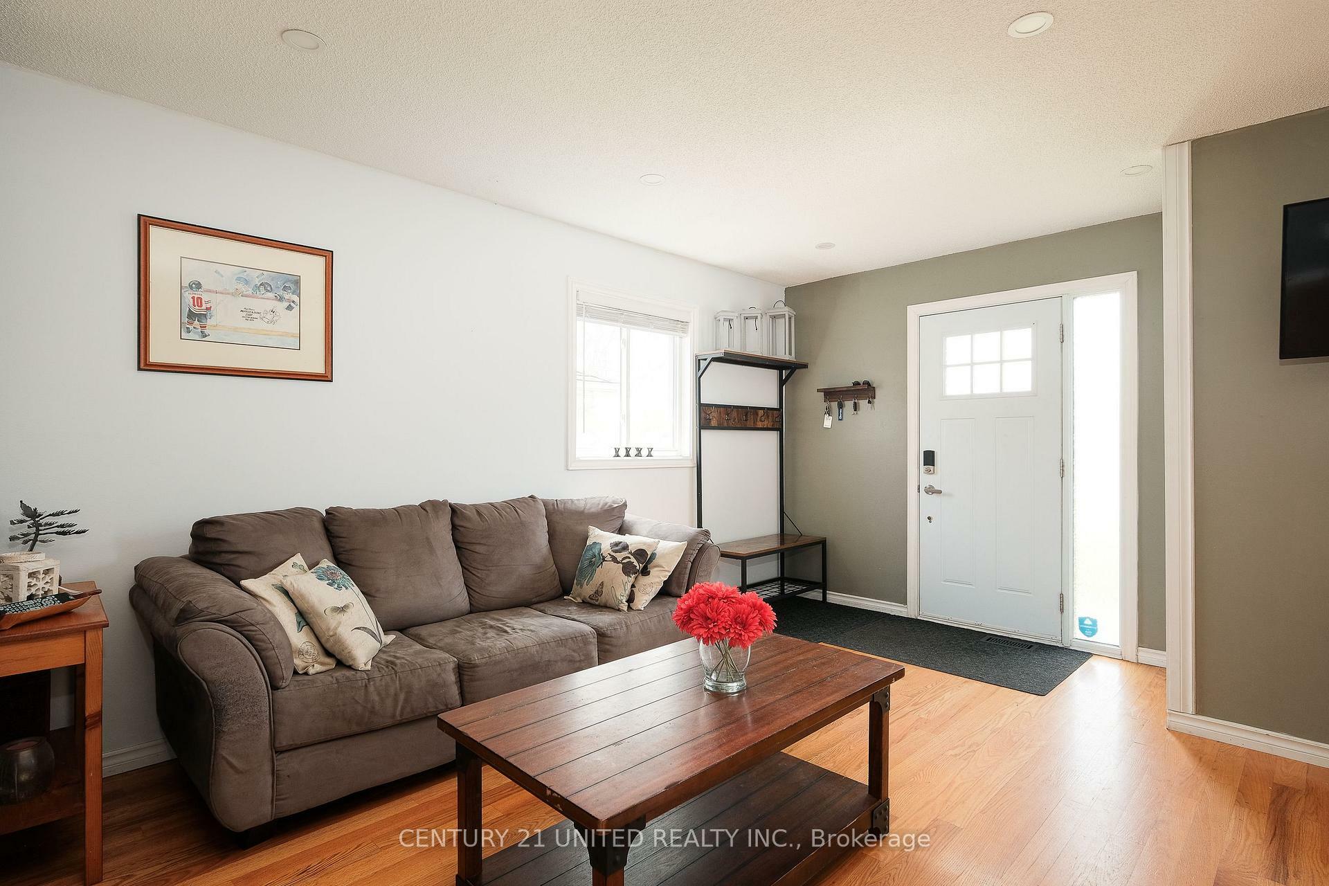 Photo de la propriété: 1190 Neptune Street ON K9H 7M6