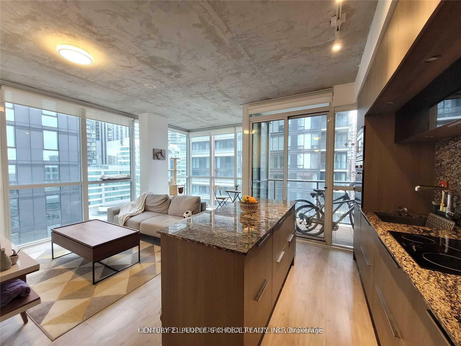 Property Photo:  88 Blue Jays Way 1702  ON M5V 2G3 