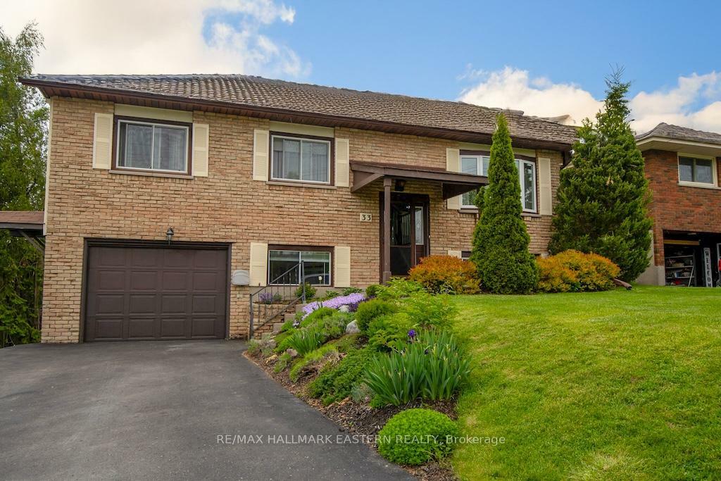 Property Photo: 33 Rolliston Street ON K0L 2H0