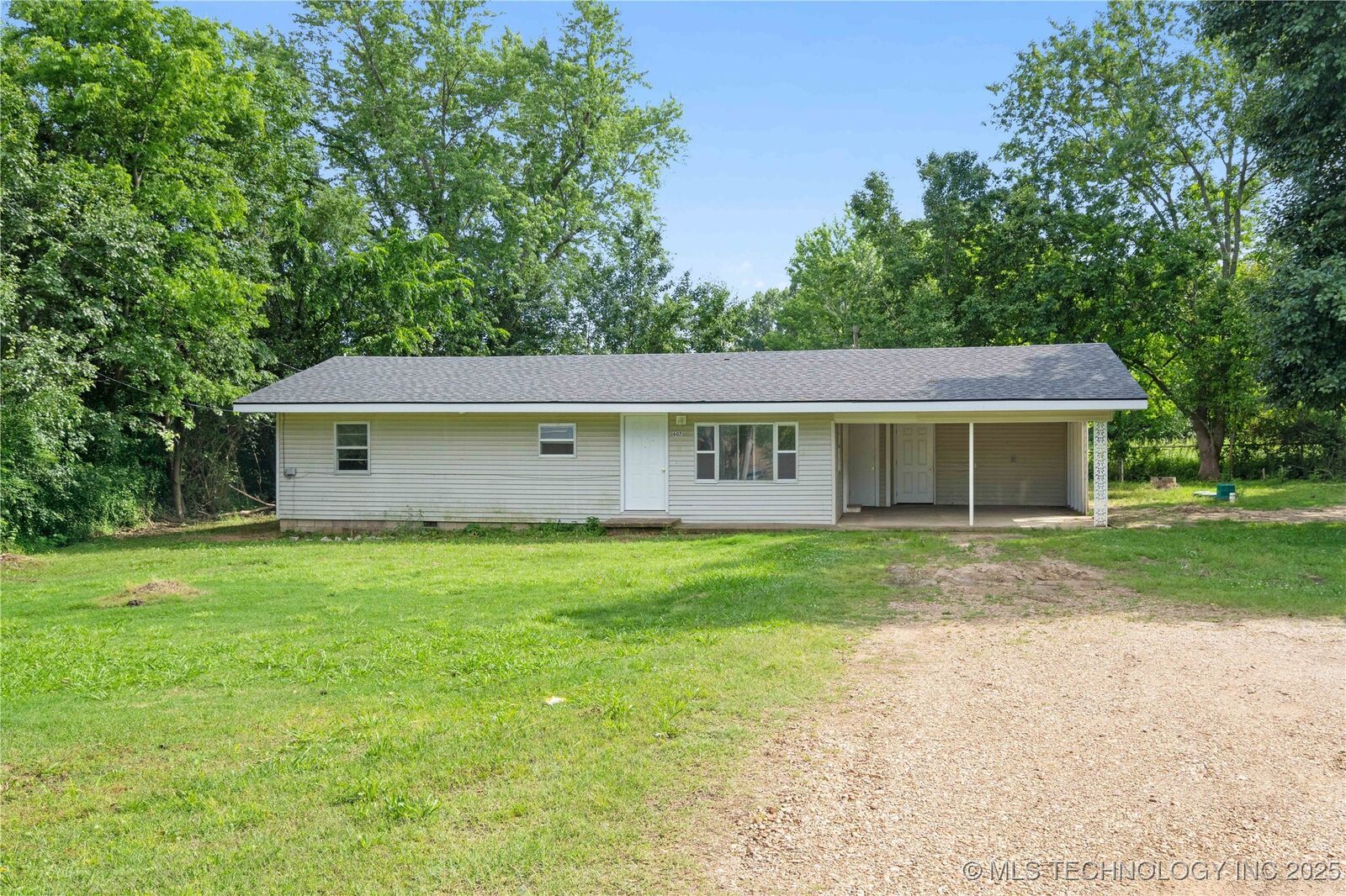 Property Photo: 607 E Schley Street OK 74962