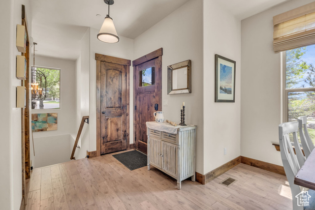 Property Photo: 1009 W White Cloud Trl UT 84036