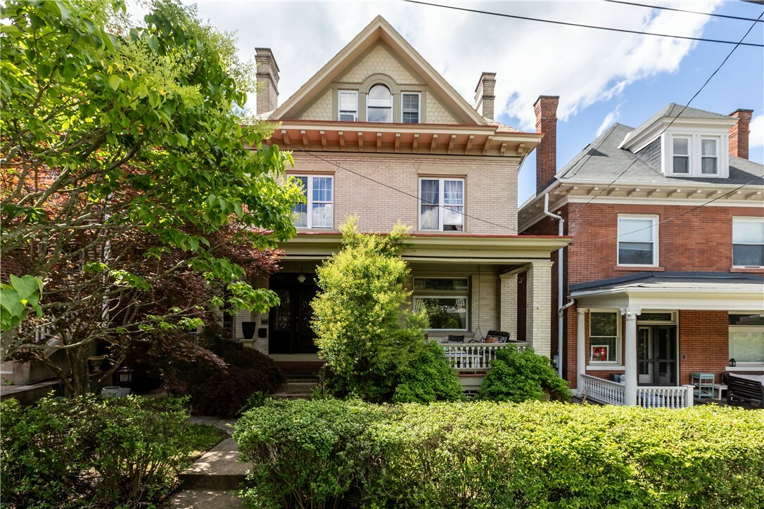 Property Photo: 618 Hastings St PA 15206