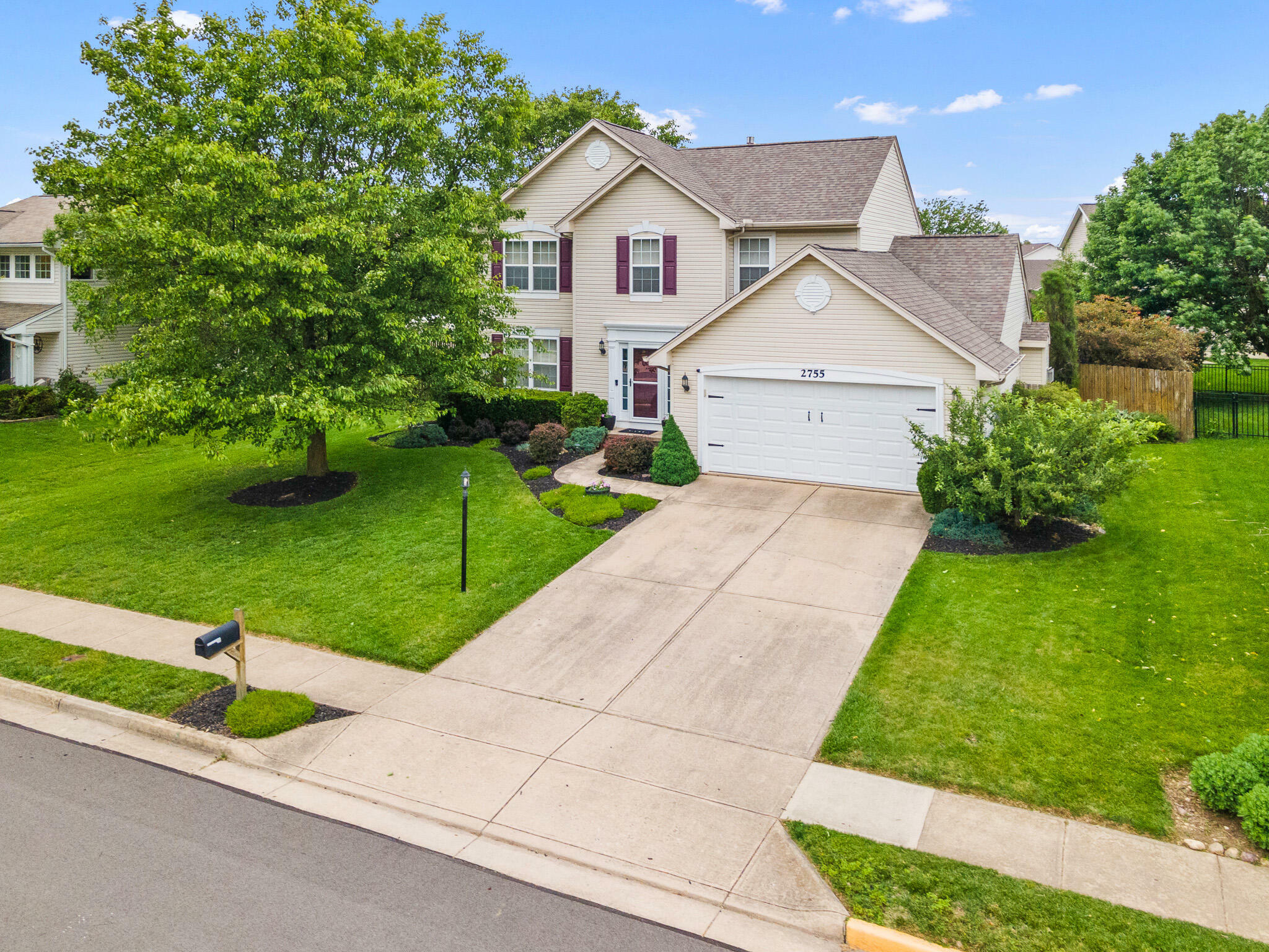 Property Photo: 2755 Huntington Dr Drive OH 45373