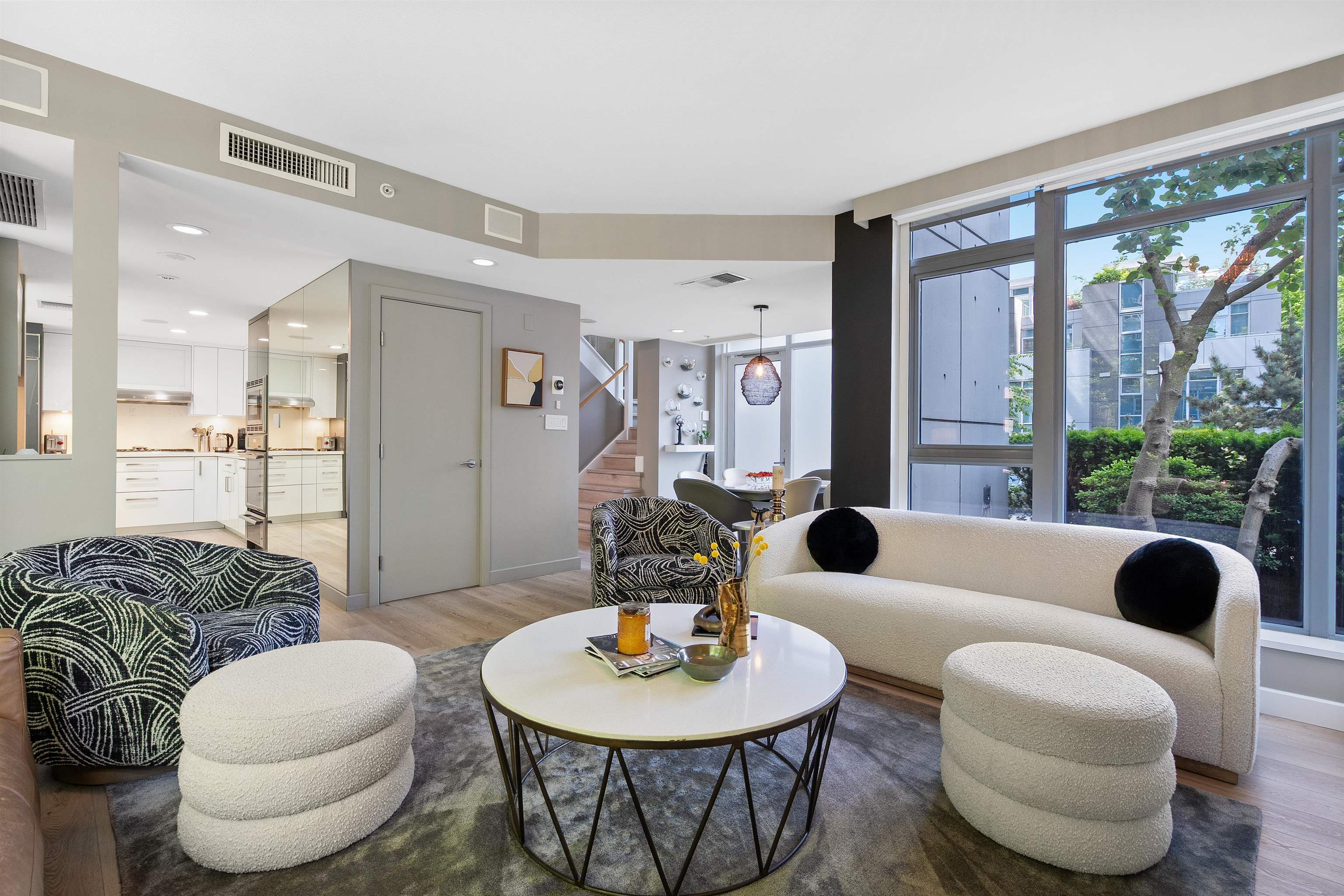 Photo de la propriété: 1261 W Cordova Street Th33 BC V6C 3P9