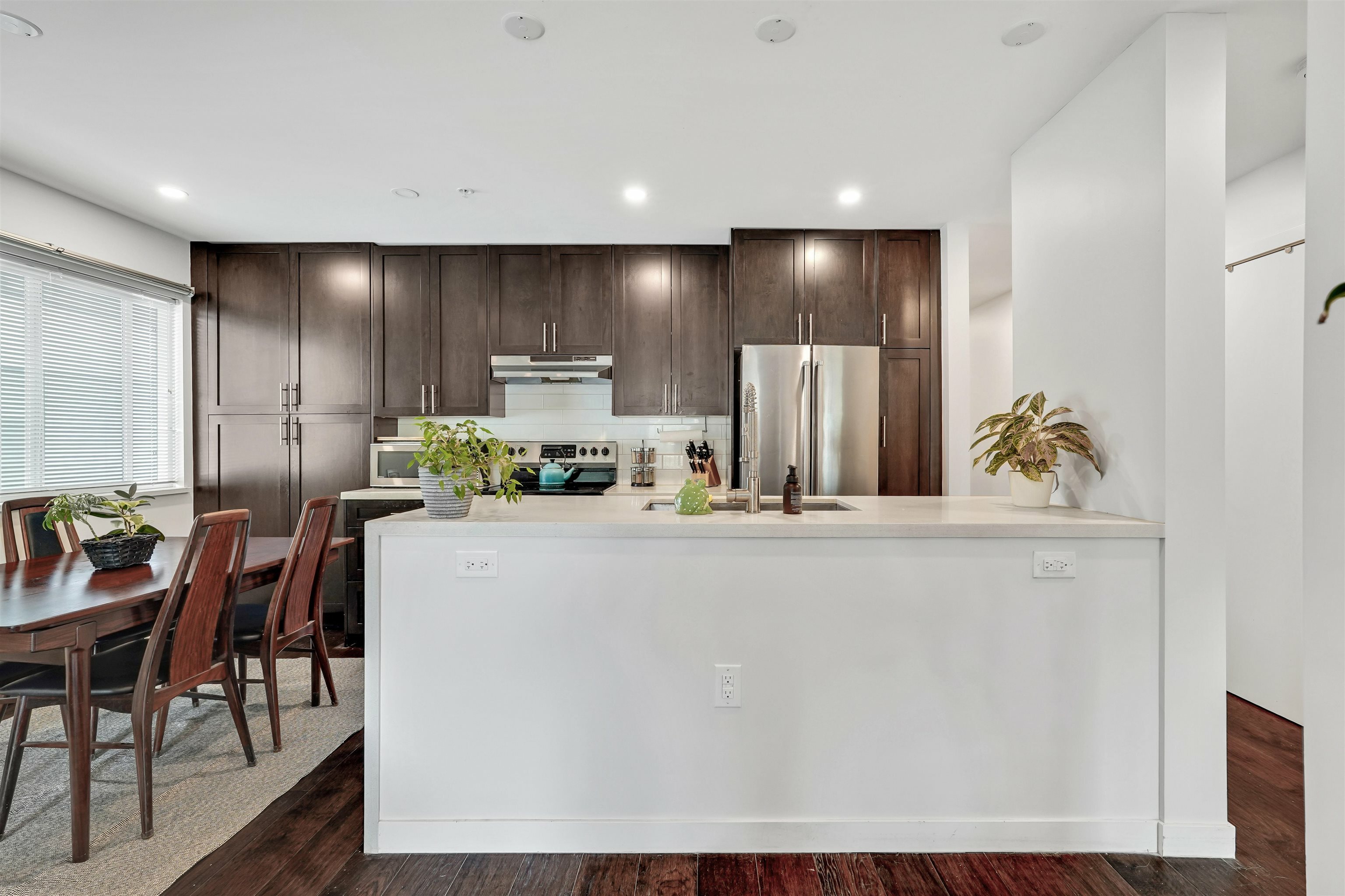 357 E 2nd Street 302  North Vancouver BC V7L 1C6 photo