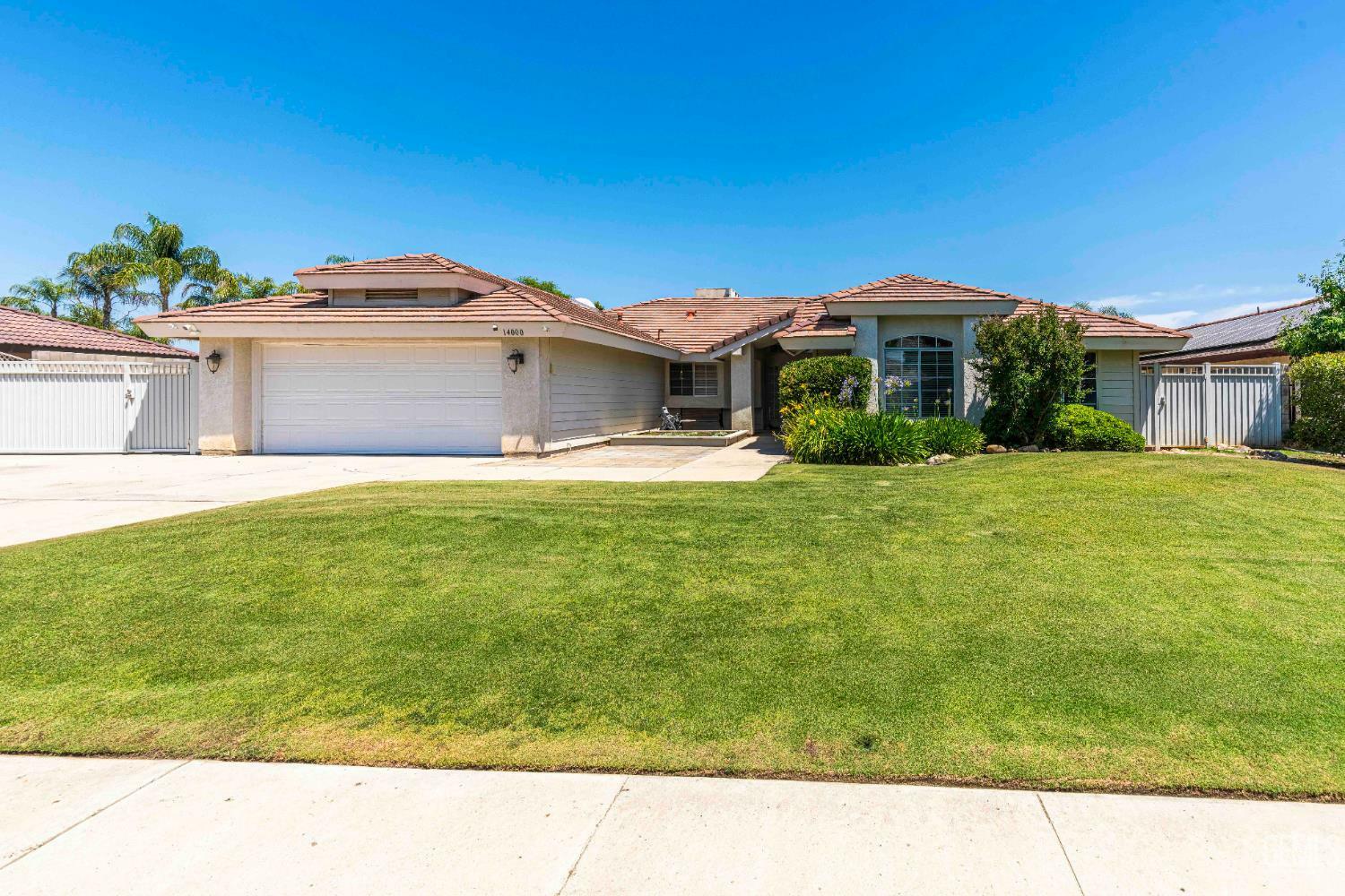 14000 Castlemaine Avenue  Bakersfield CA 93314 photo