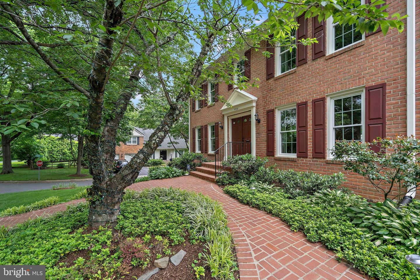Property Photo:  9728 Whetstone Drive  MD 20886 