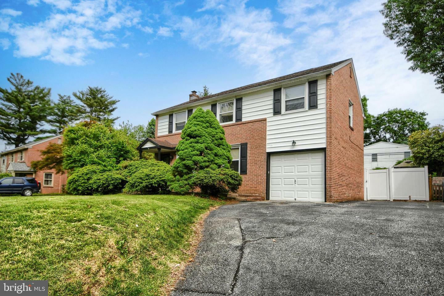 Property Photo: 3018 Joshua Road PA 19444