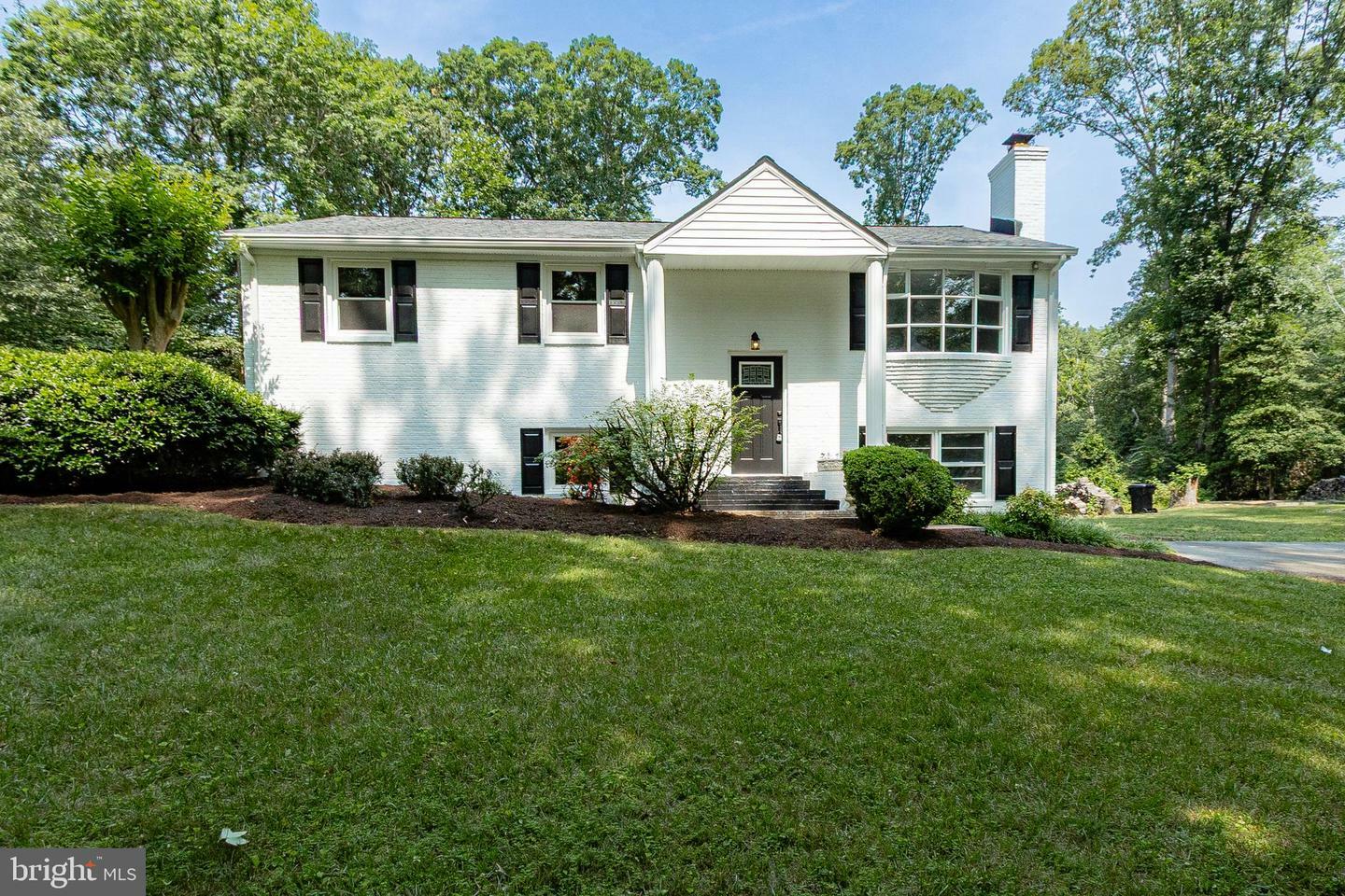 Property Photo: 28989 Autumnwood Drive MD 20659