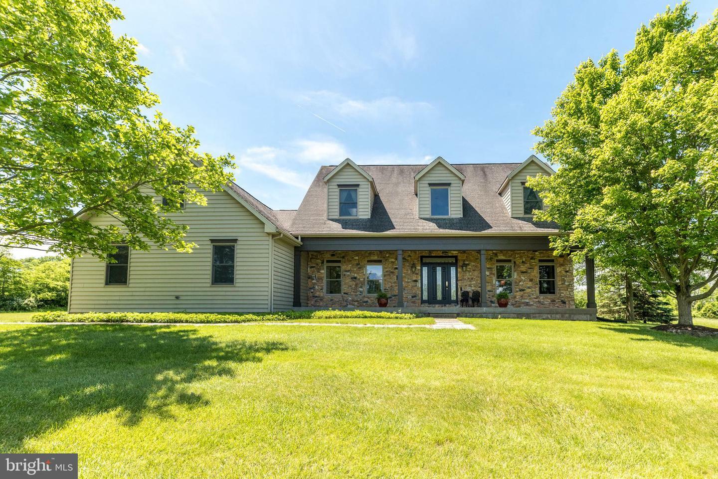 Property Photo: 810 Callowhill Road PA 18944