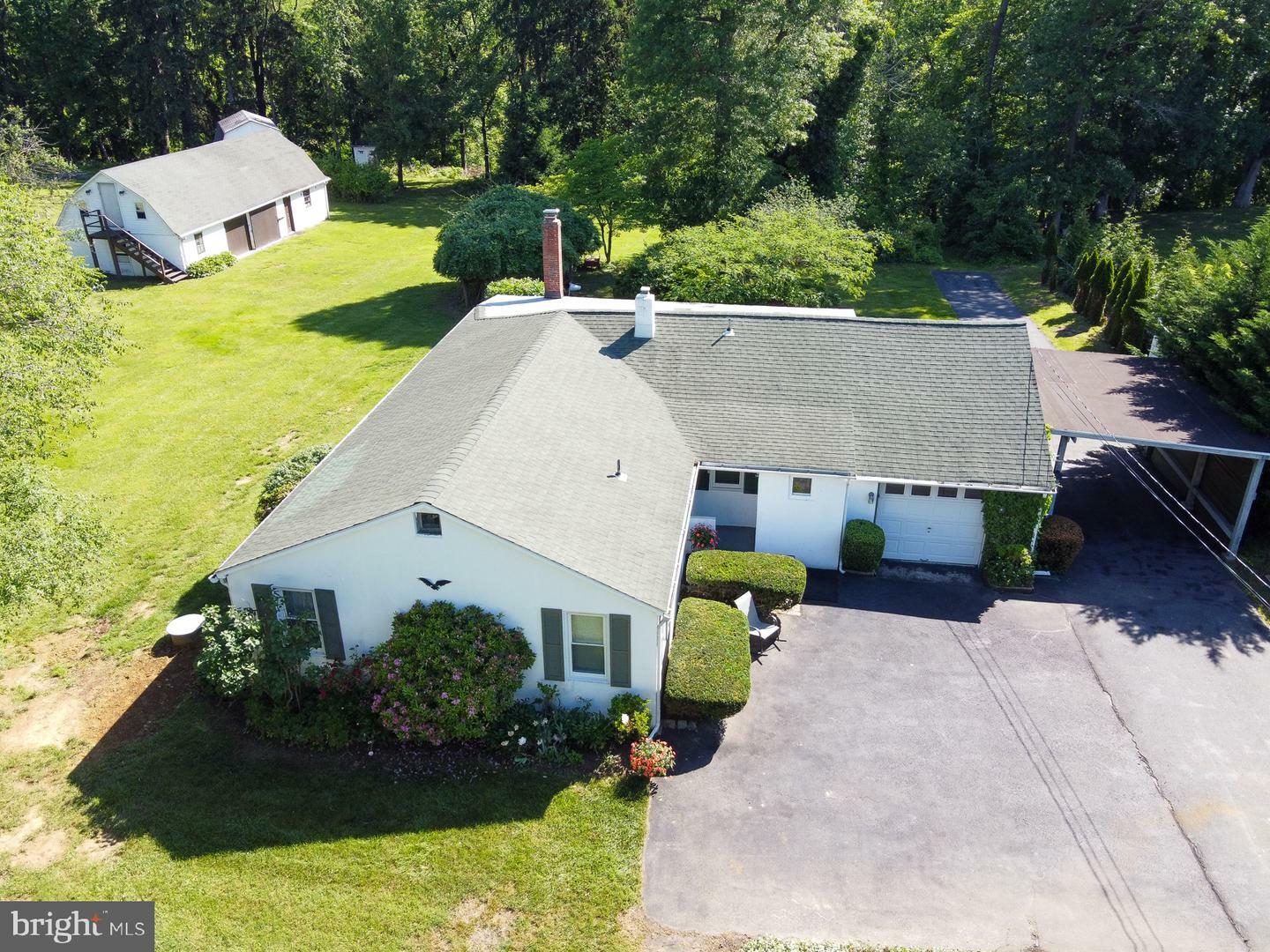 Property Photo: 1009 Potts Mill Rd NJ 08505