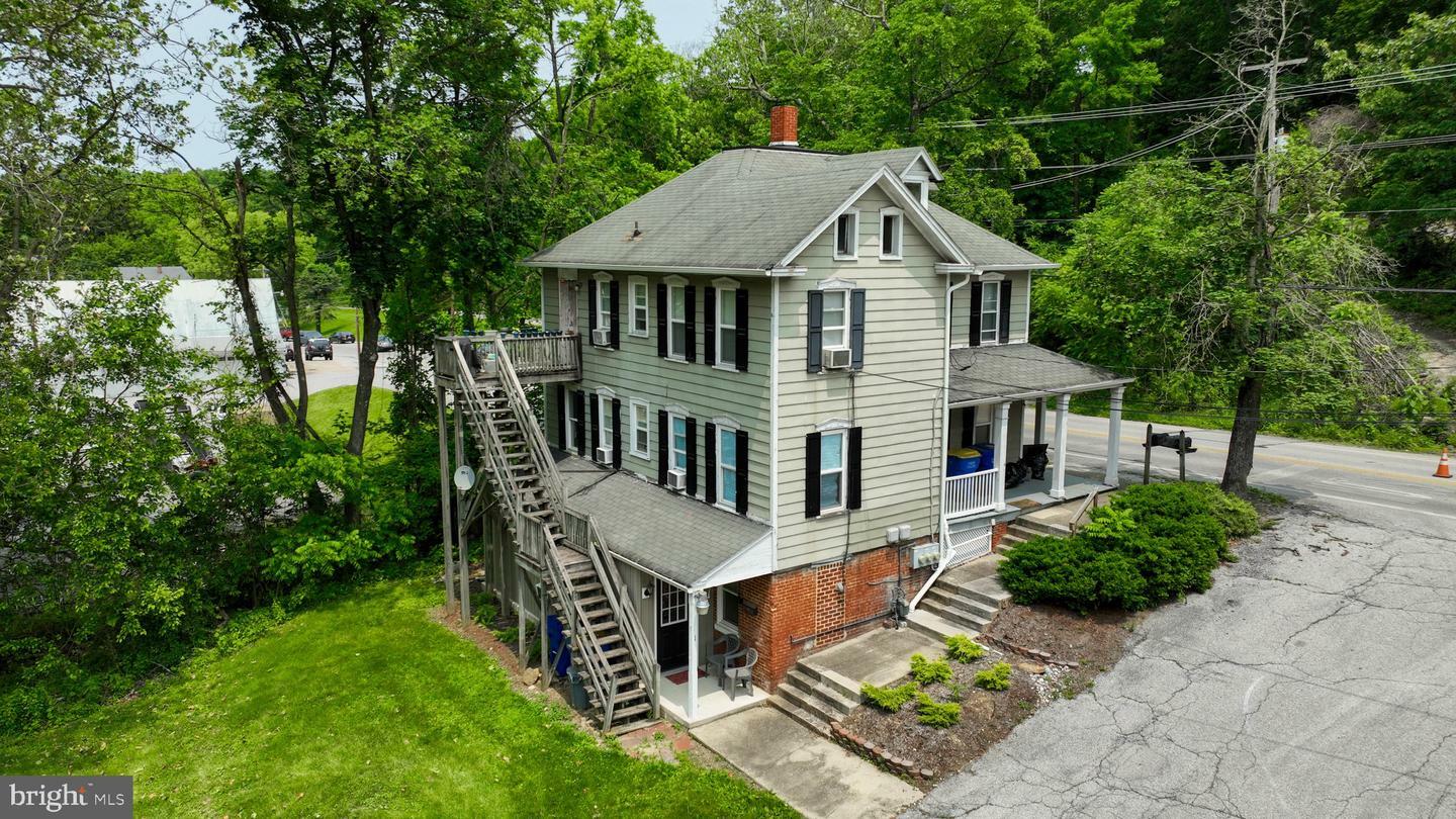 Property Photo: 1516 S George Street PA 17403