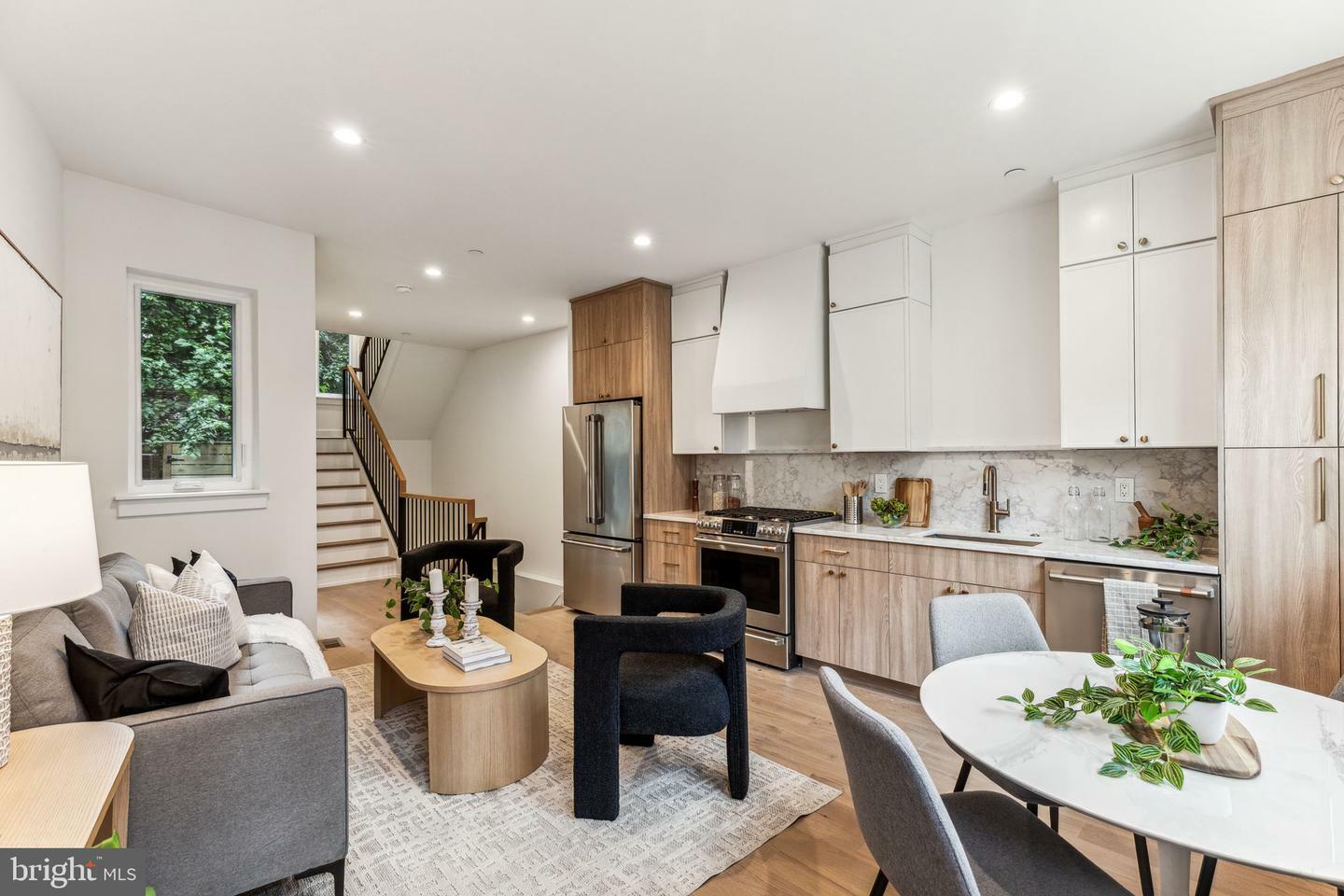 Property Photo: 1040 S Randolph Street PA 19147