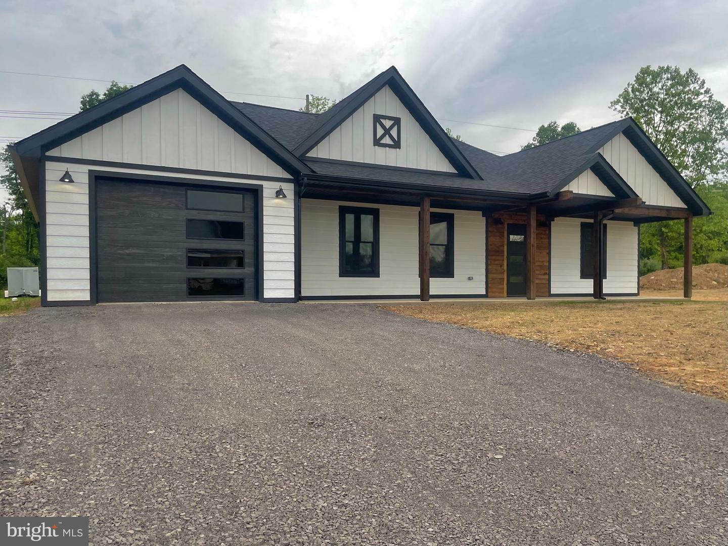 Property Photo: 211 Workman Drive WV 26726