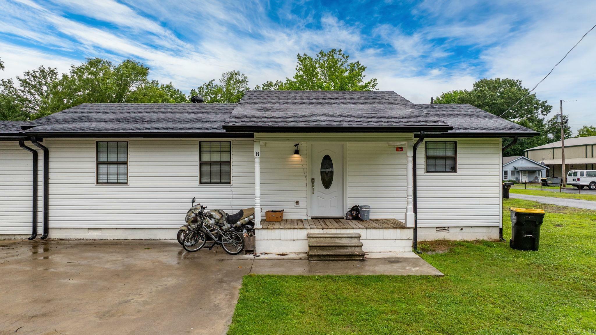 Property Photo:  30 Center St, A &Amp B  AR 72106 