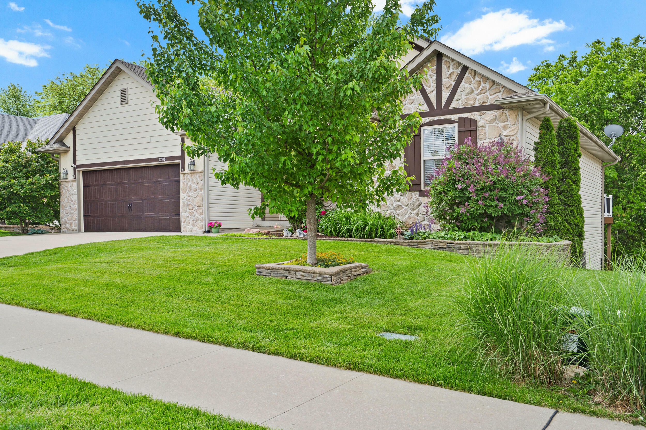 Property Photo: 3208 Crabapple Ln MO 65203