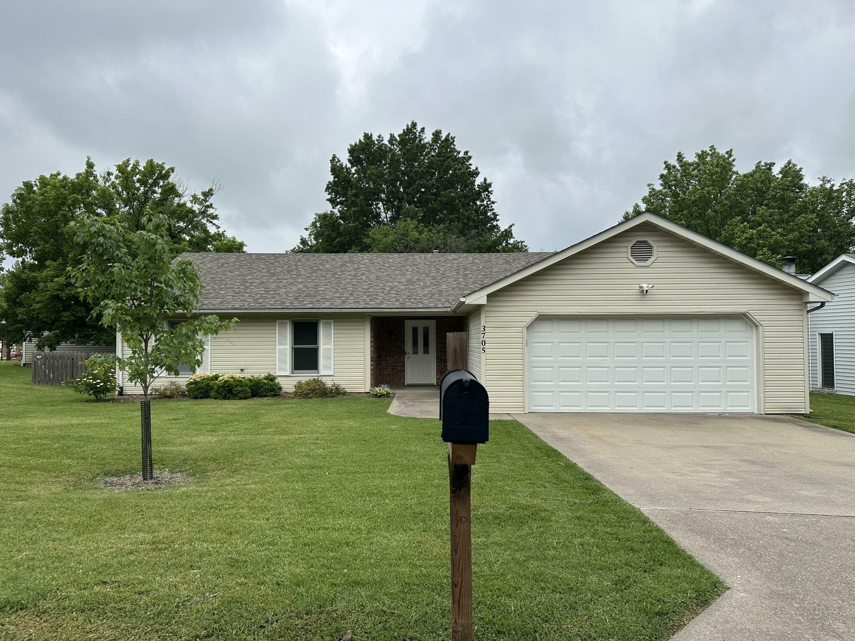 Property Photo:  3705 Sierra Madre  MO 65203 