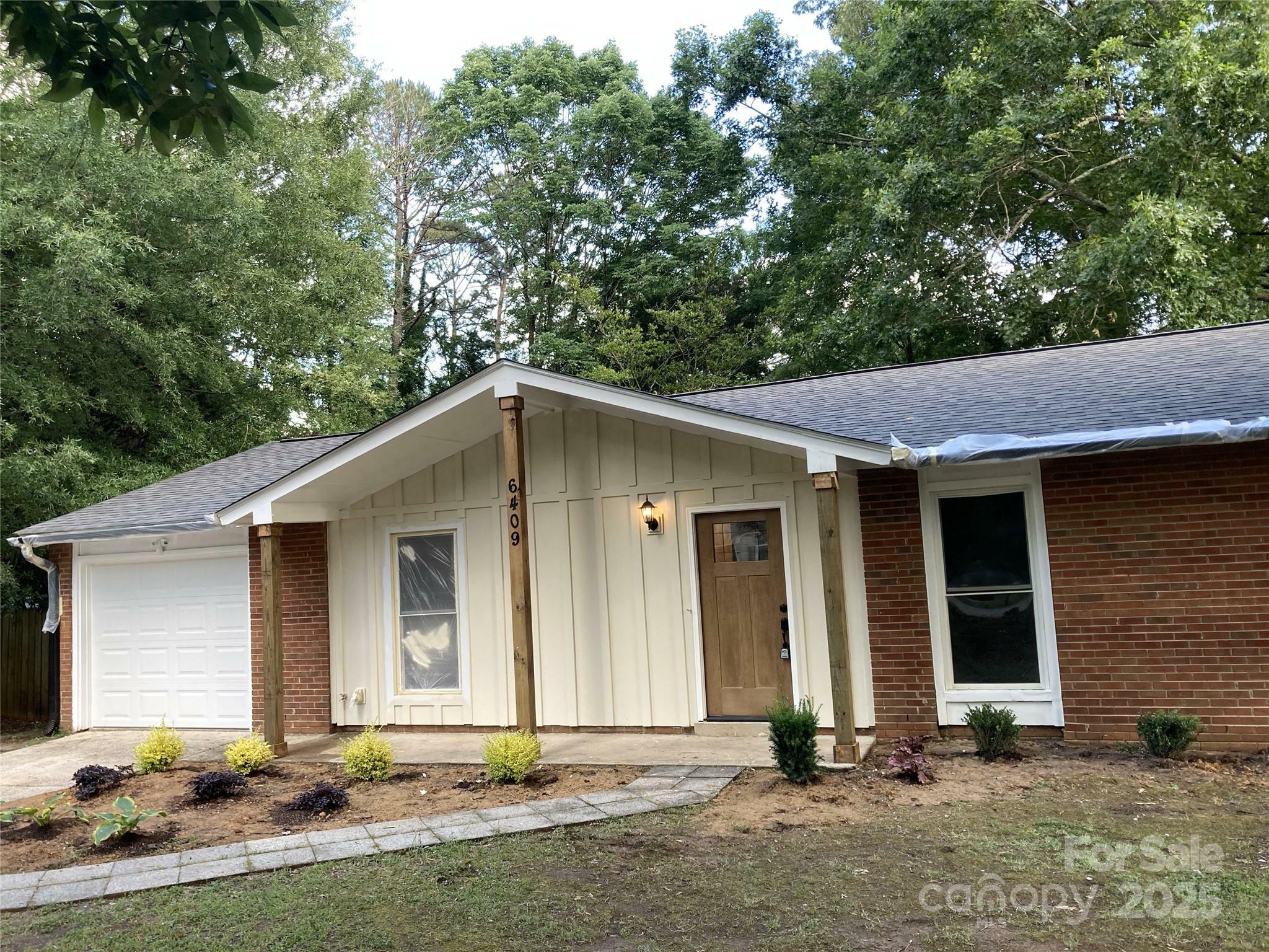 6409 Pineburr Court  Charlotte NC 28211 photo