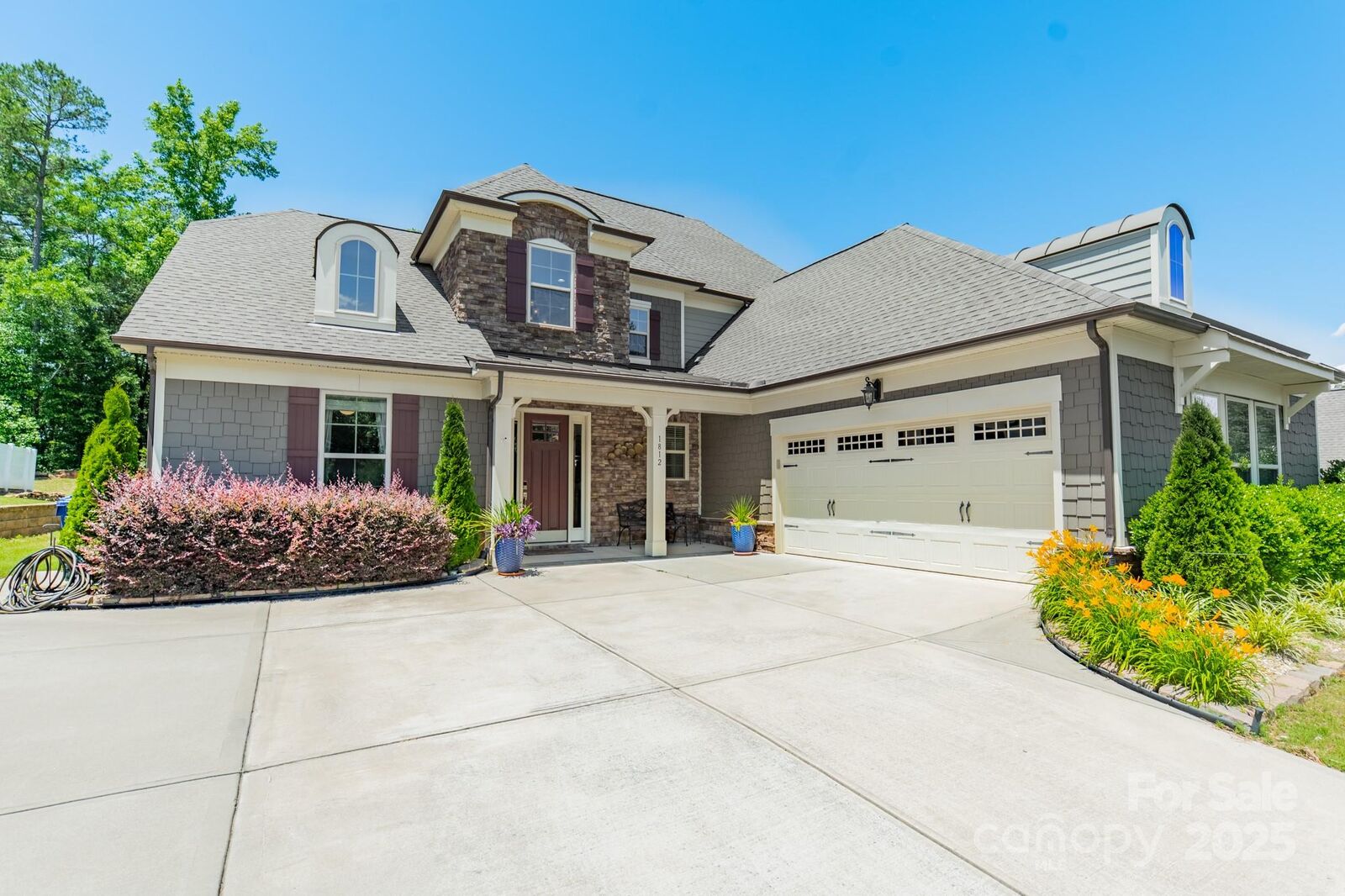 Property Photo: 1812 Sutter Creek Drive NC 28173