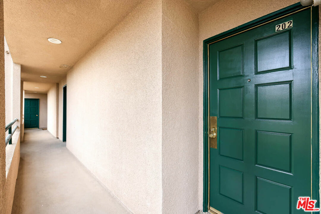 Property Photo:  1527 9th St  CA 90401 