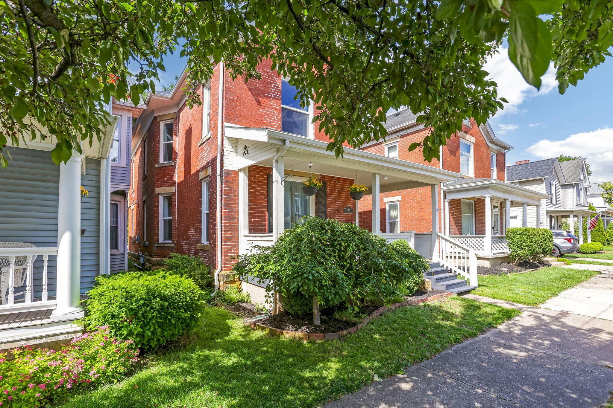 Property Photo: 141 E 5th Avenue OH 43130
