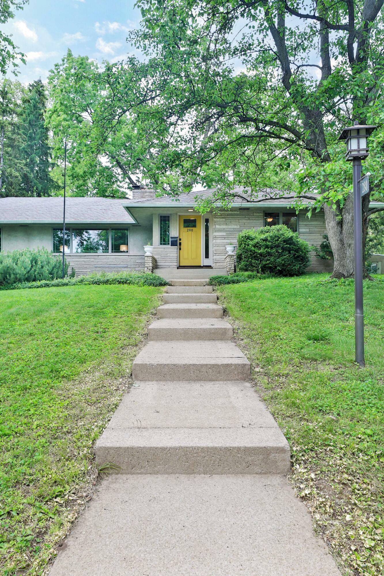 Property Photo: 280 Croswell Road OH 43214