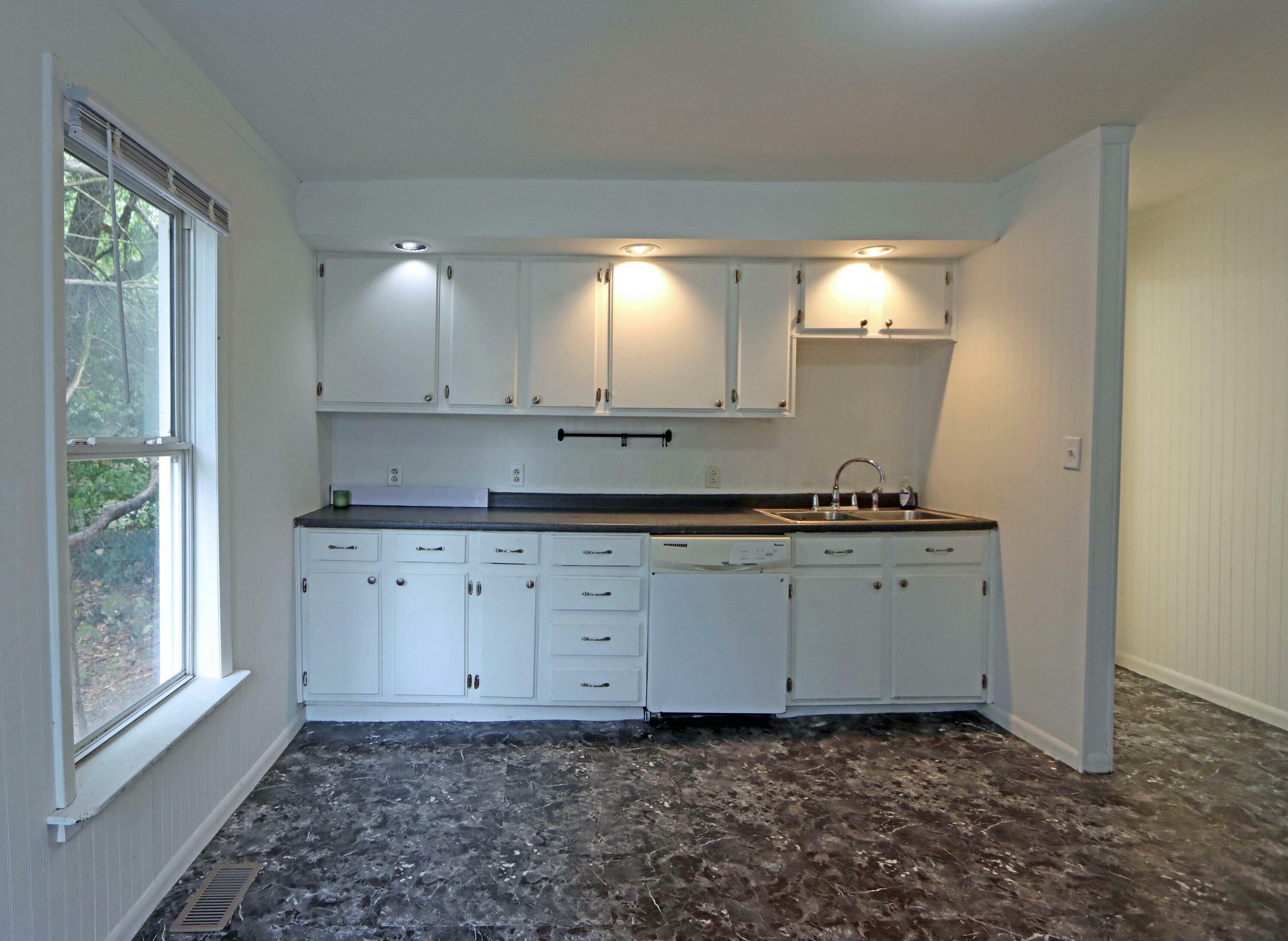 Property Photo: 301 W Marion Street OH 43338