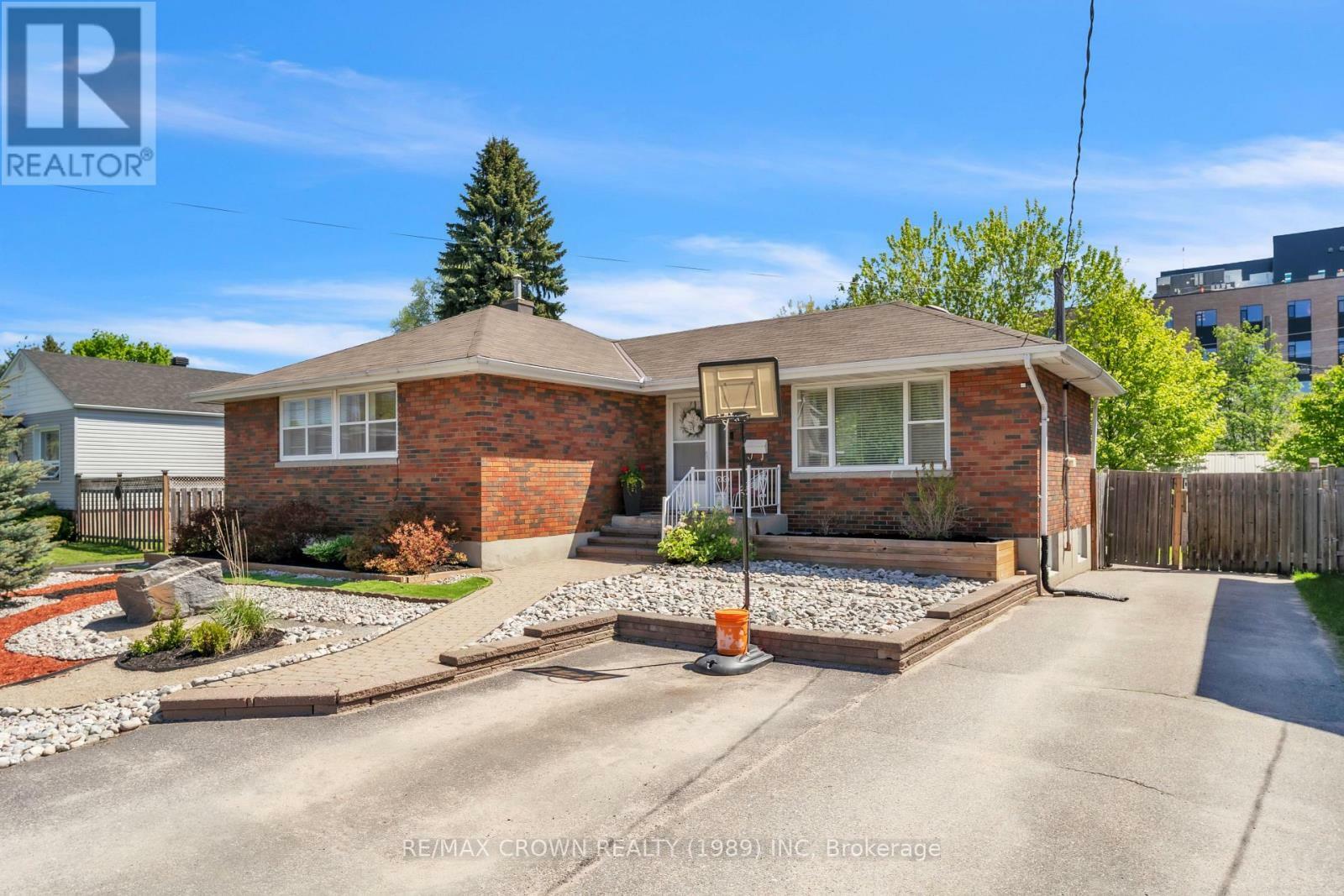 Property Photo: 382 Aubrey Street ON P1B 6H9