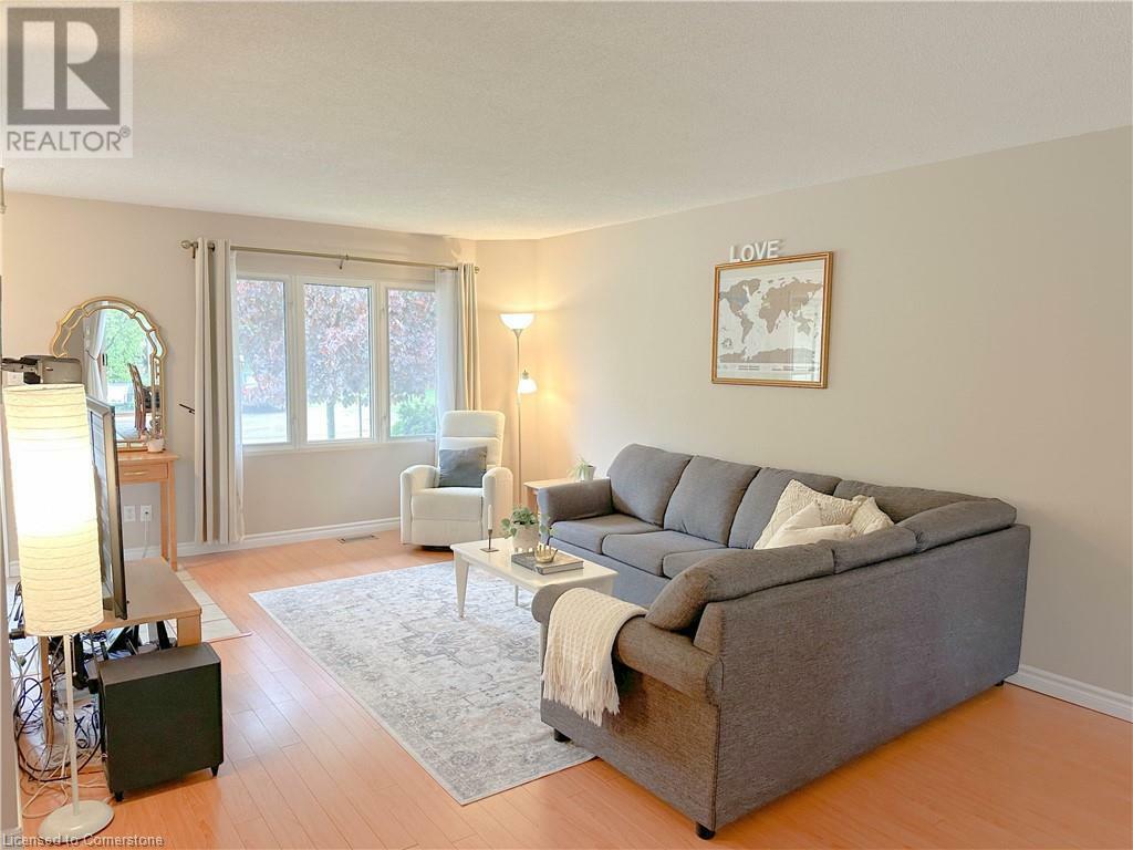 Property Photo: 657 Albert Street G ON N2L 3V5