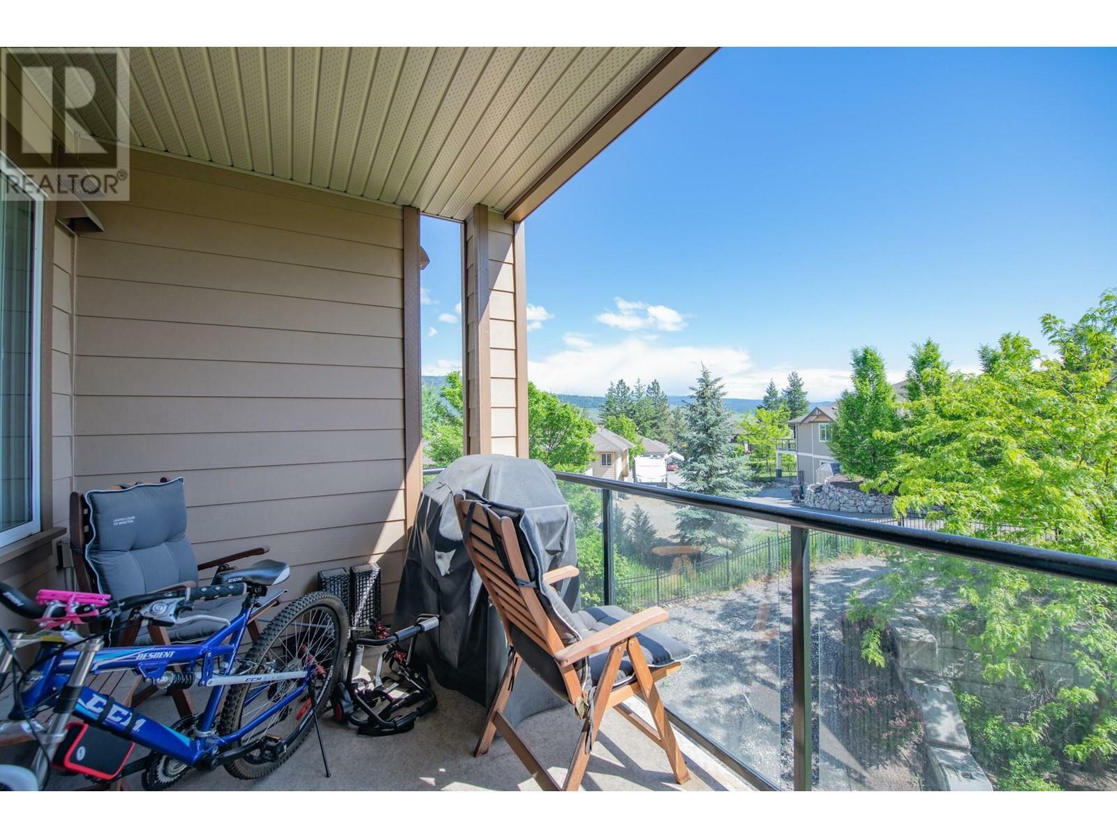 Property Photo: 2532 Shoreline Drive 305 BC V4V 2R6