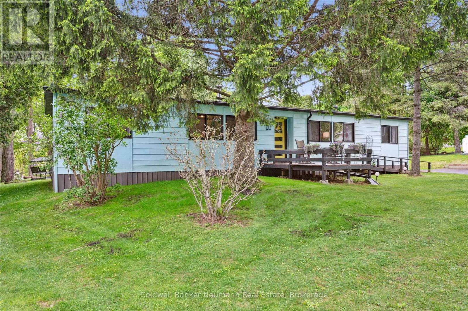 Property Photo: 1294 Concession 8W Road West 158 Maple ON N0B 2J0