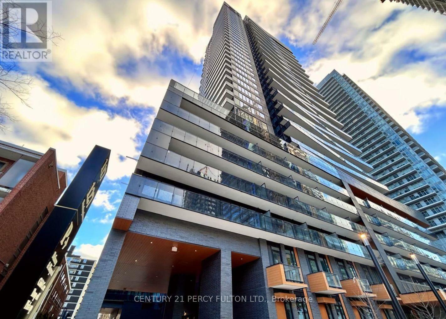 Property Photo: 117 Broadway Avenue 517 ON M4P 1V3
