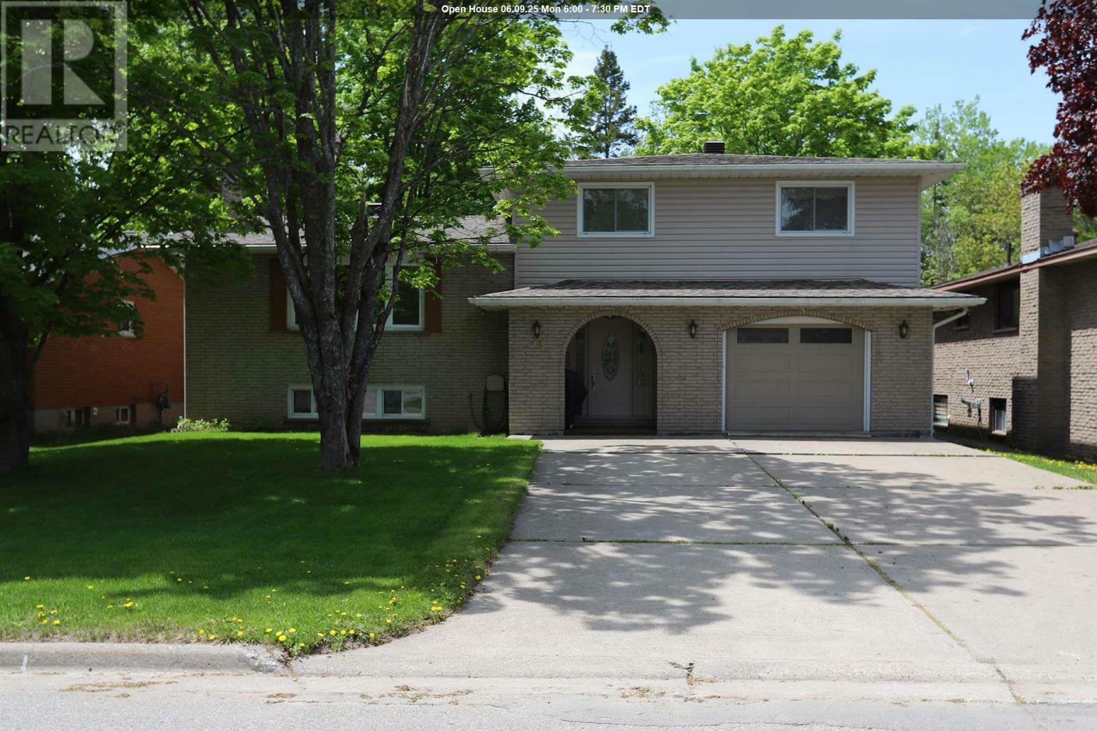 Photo de la propriété: 15 Westridge Rd ON P6C 5Y4