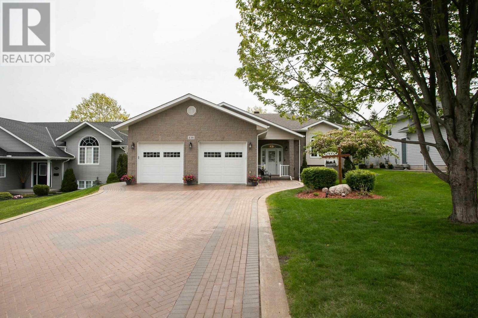 236 Millcreek Dr  Sault Ste. Marie ON P6B 6L7 photo