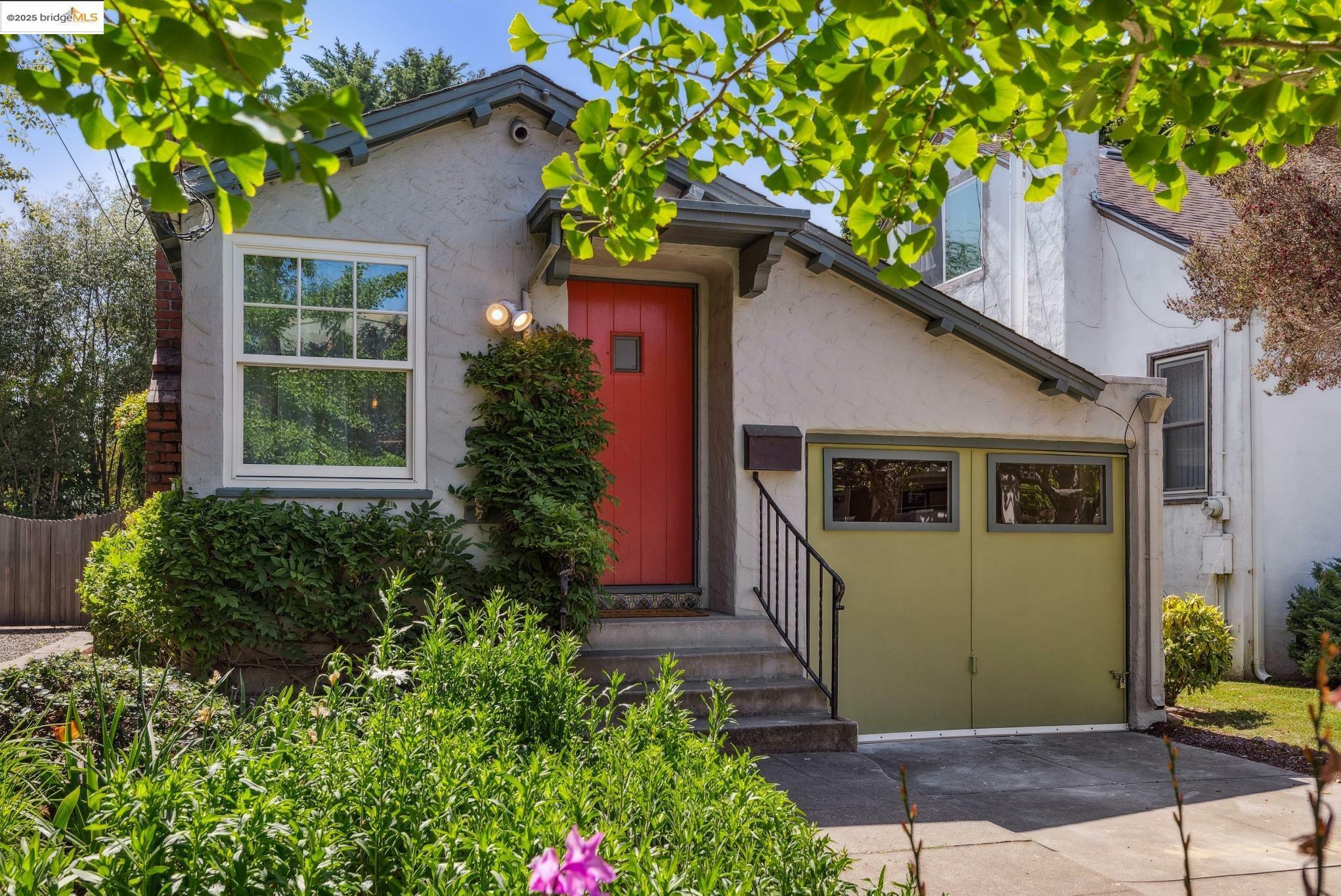 Property Photo: 1128 Evelyn Ave CA 94706