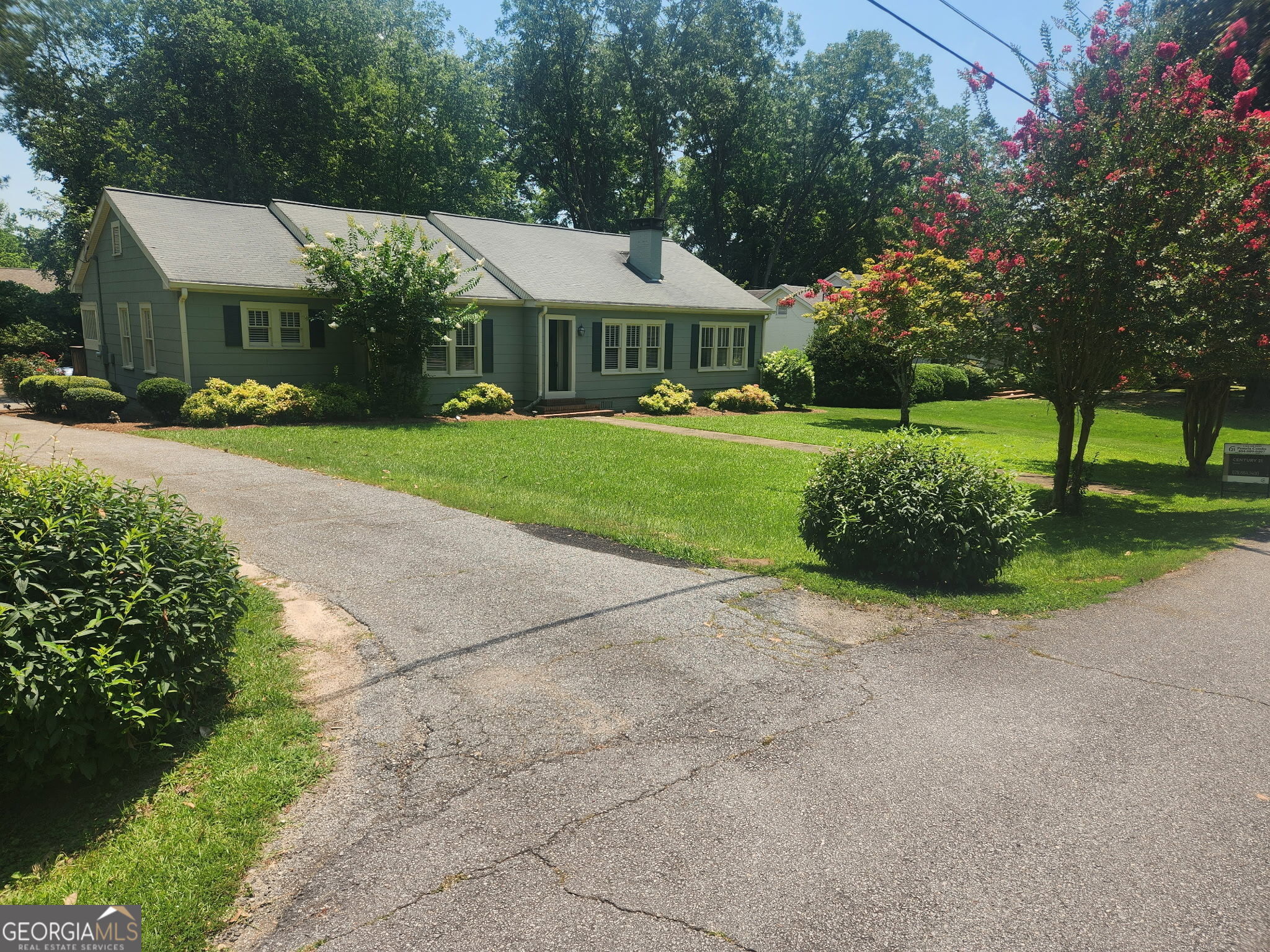 Property Photo: 142 Griffin Drive GA 30117