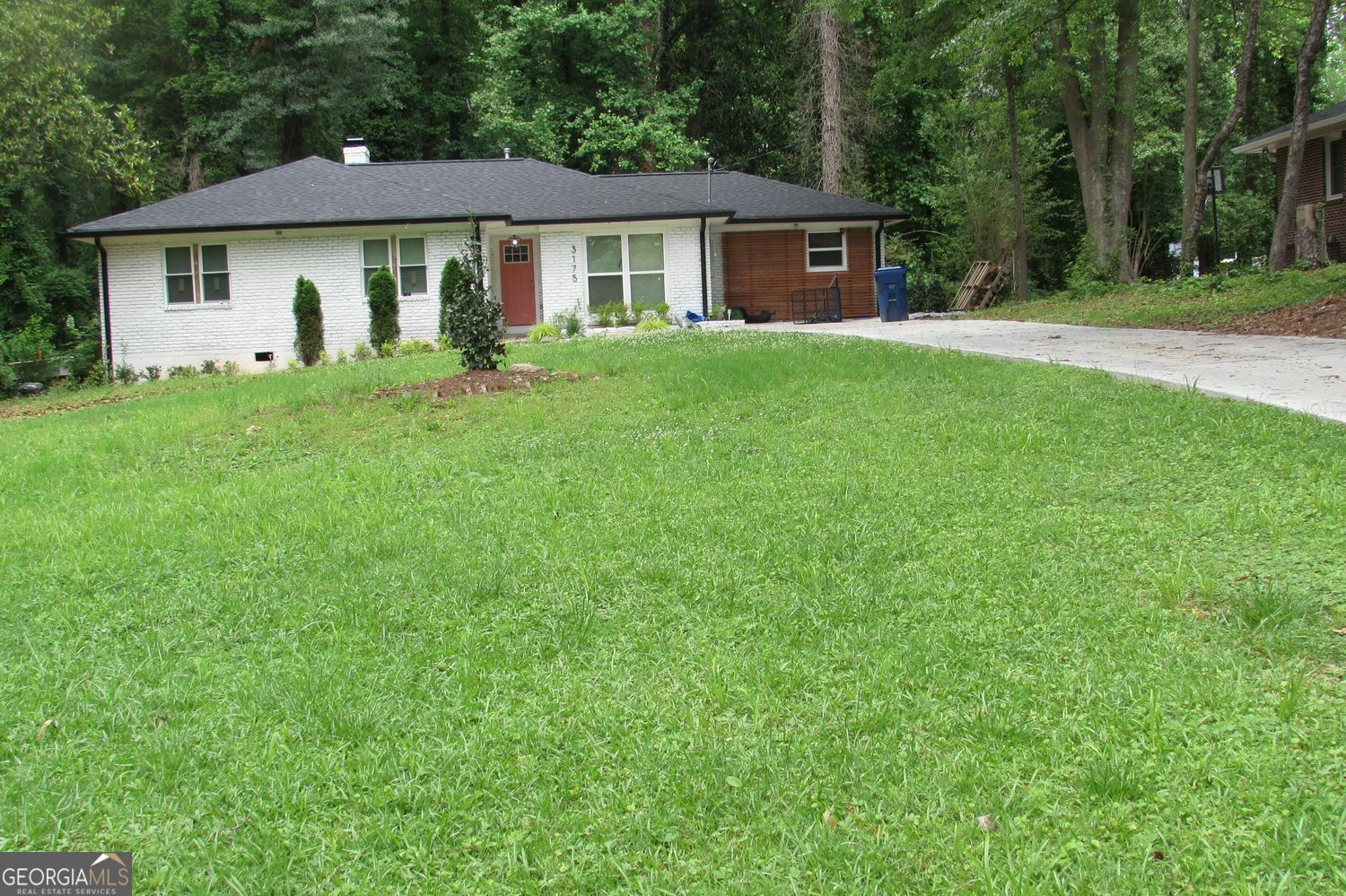 Property Photo: 3175 West Manor Circle SW GA 30311