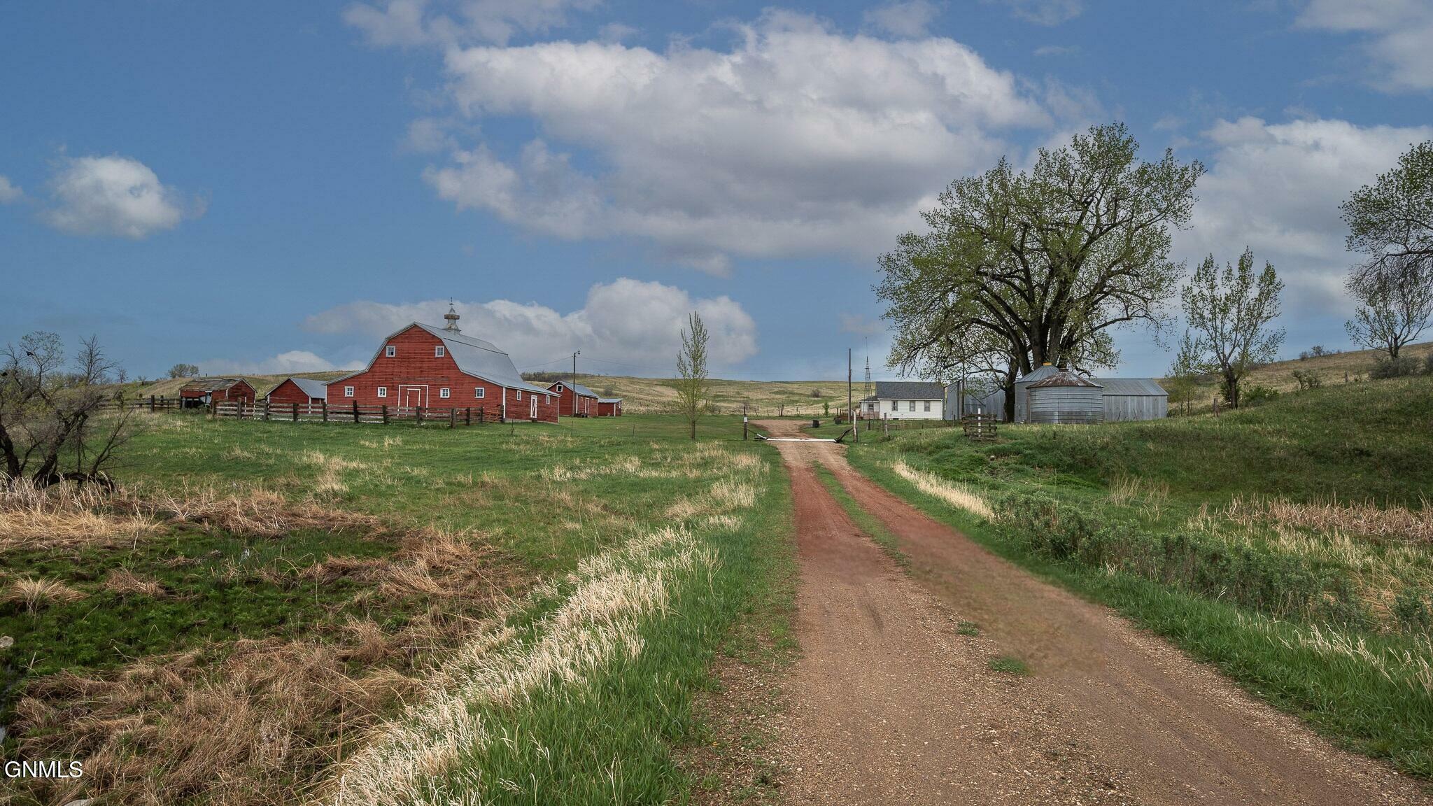 Property Photo: 6794 Highway 1806 ND 58580