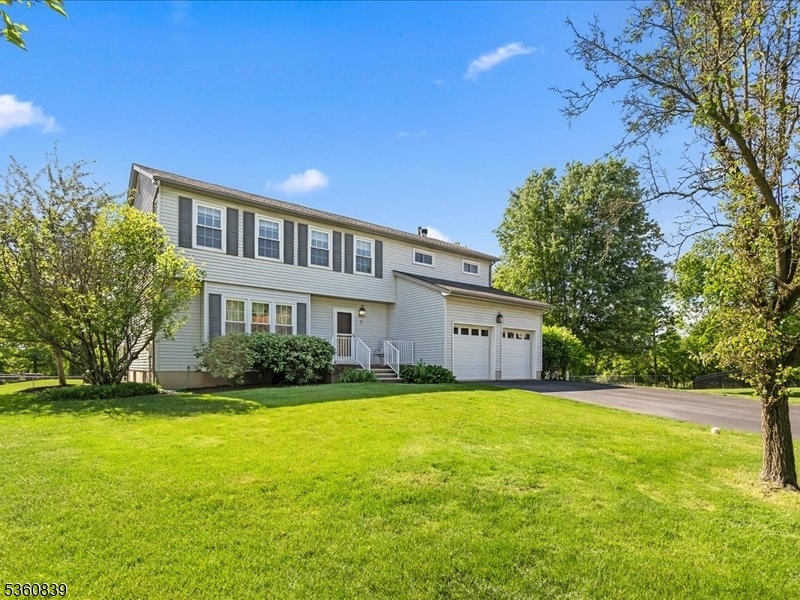 Property Photo: 5 Portsmouth Ct NJ 08822
