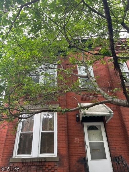 Property Photo:  49 Burnet St  NJ 07102 