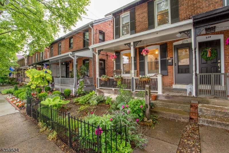 Property Photo: 256 N Union St NJ 08530