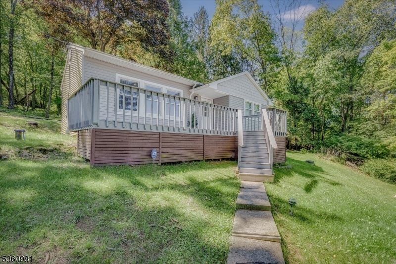 Property Photo: 4 Hillside Ter NJ 07821