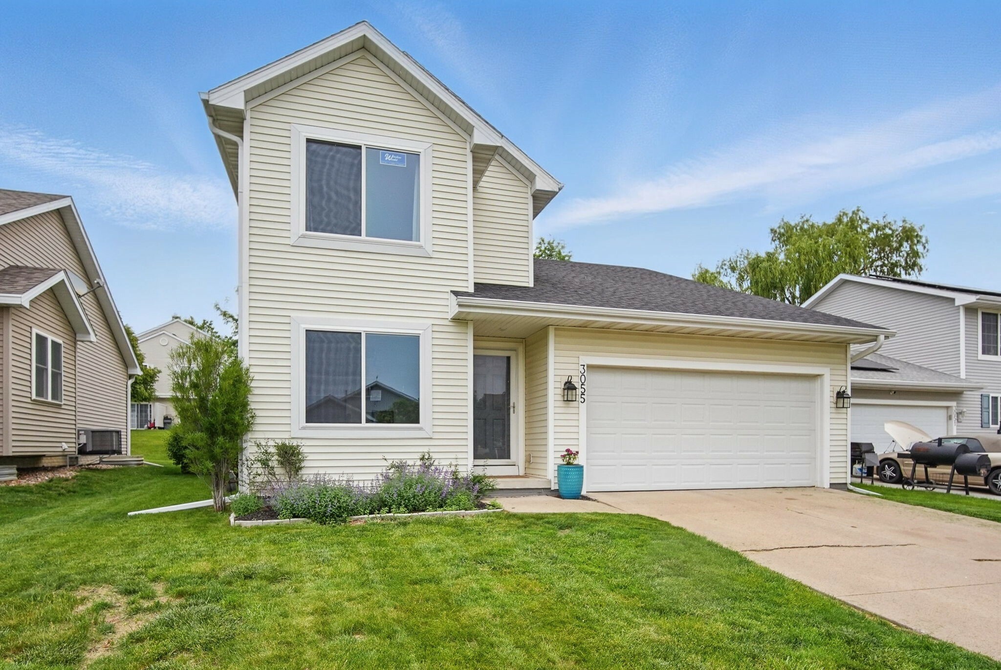 Property Photo: 3055 E 52nd Street IA 50317