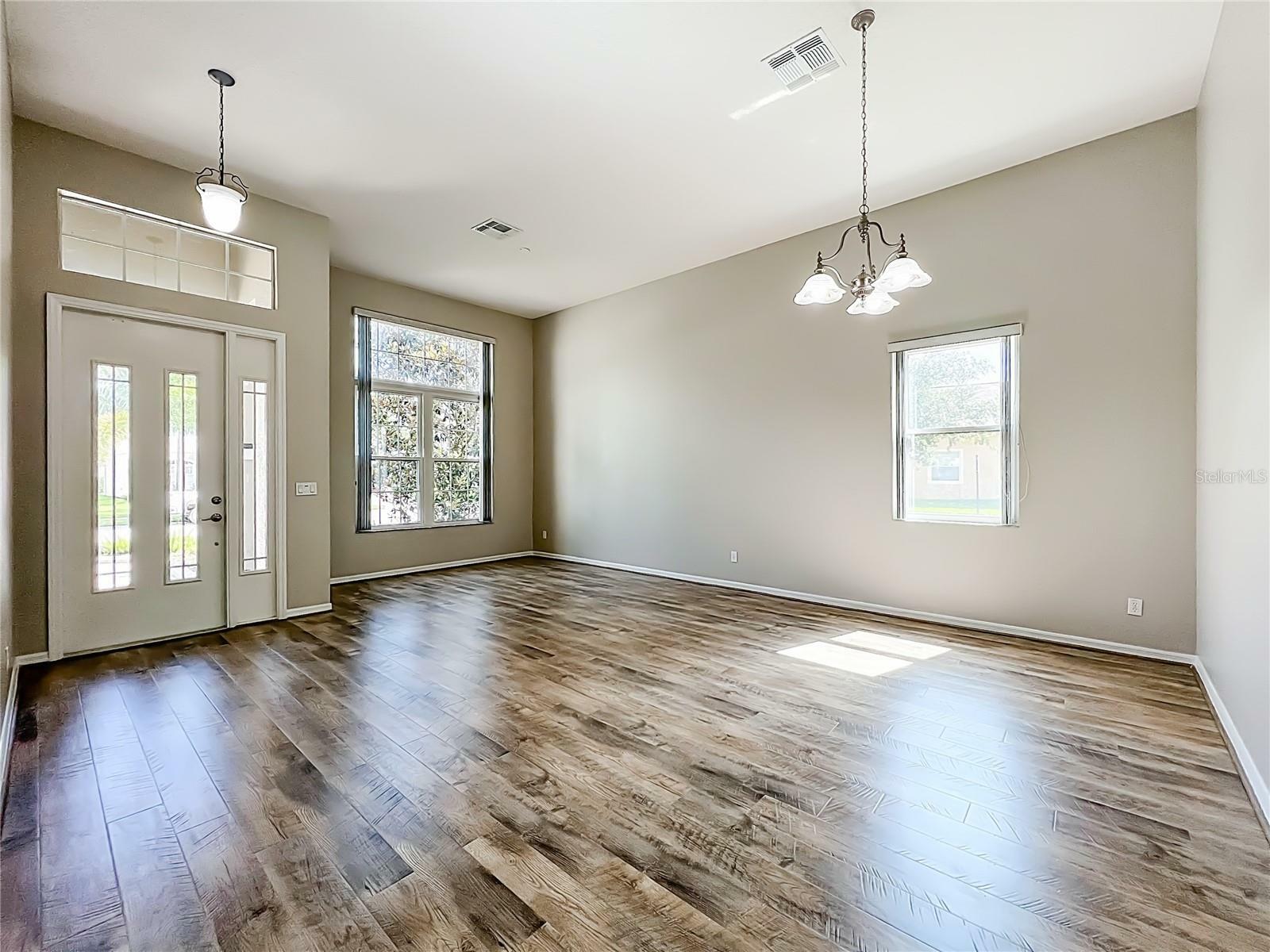 Property Photo: 2528 Double Tree Place FL 32766