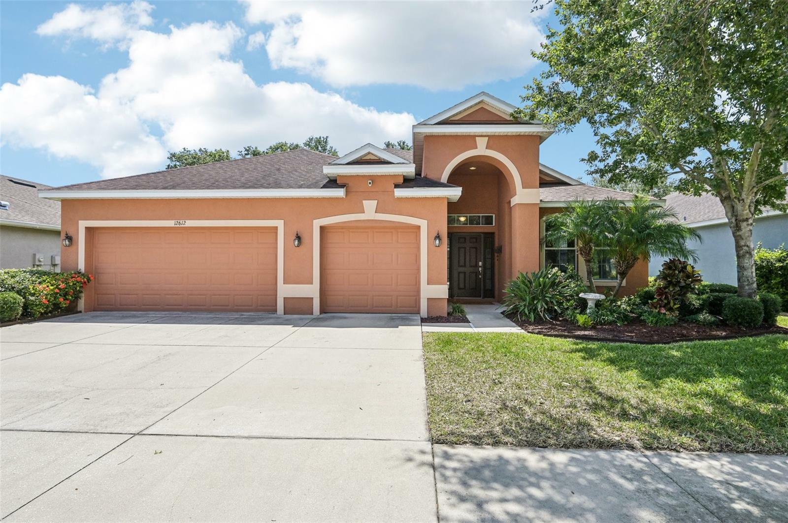 Property Photo: 12612 Avelar Creek Drive FL 33578