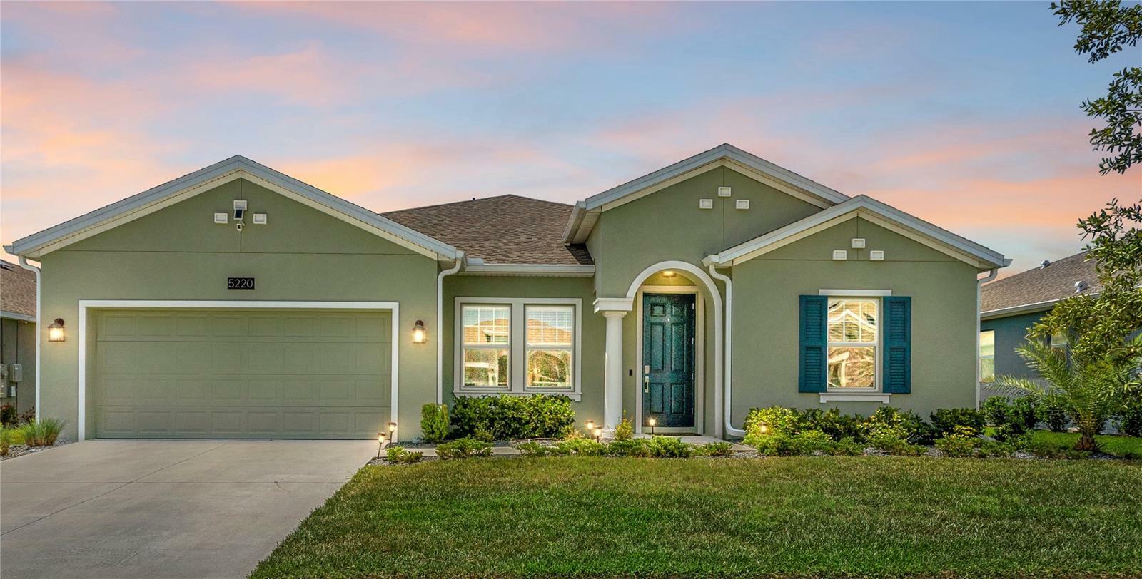 Property Photo:  5220 Red Coral Circle  FL 32757 