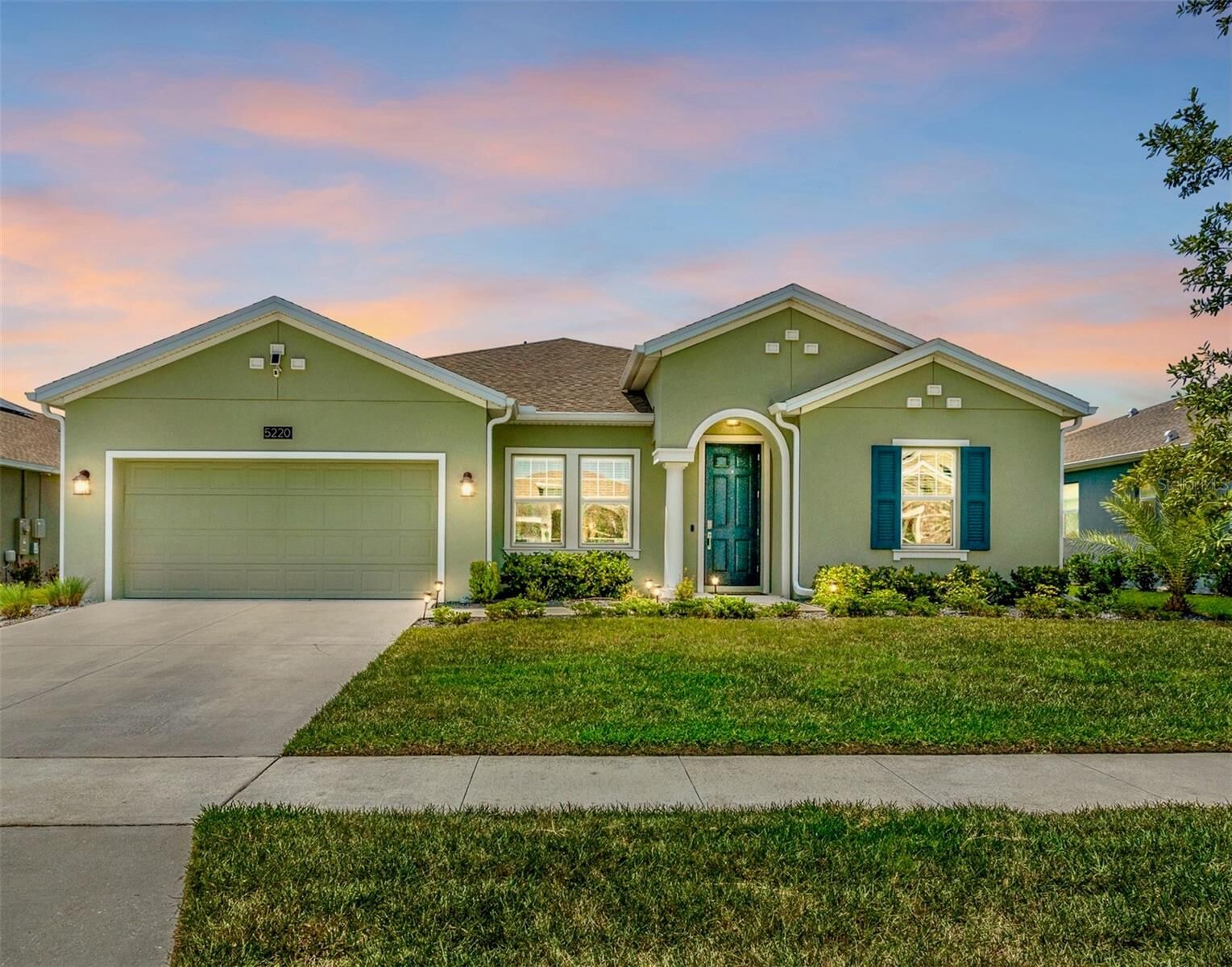 Property Photo: 5220 Red Coral Circle FL 32757