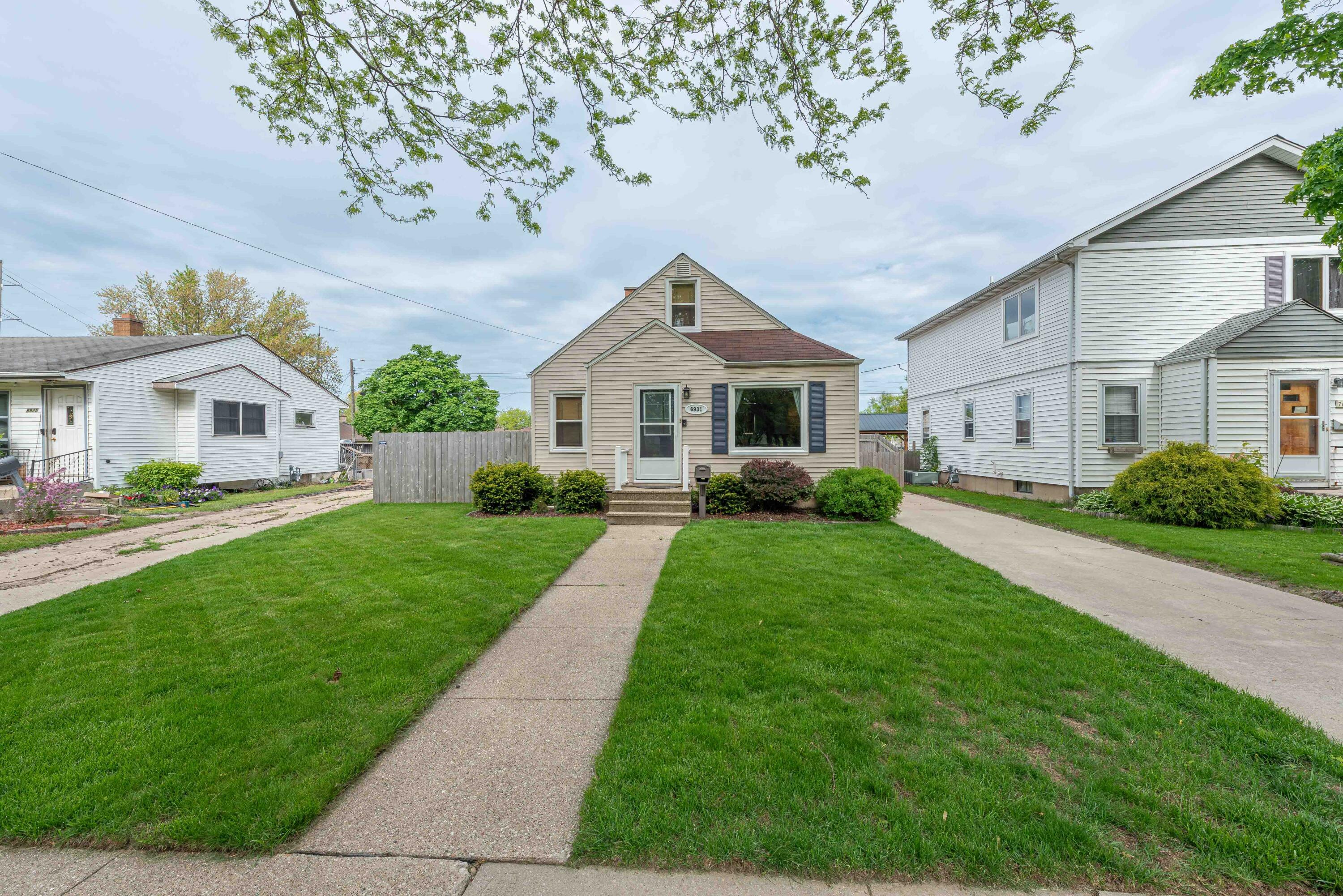 Property Photo: 6931 43rd Ave WI 53142