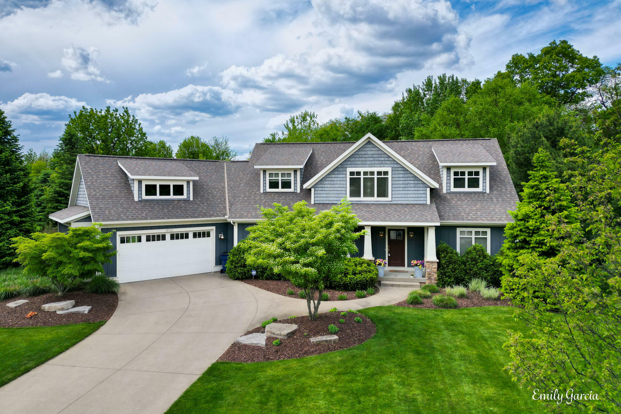 Property Photo: 14921 Creek Edge Drive MI 49424