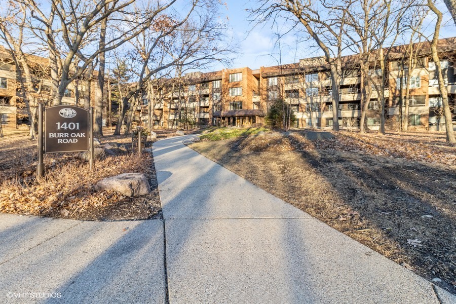 1401 Burr Oak Road 312B  Hinsdale IL 60521 photo